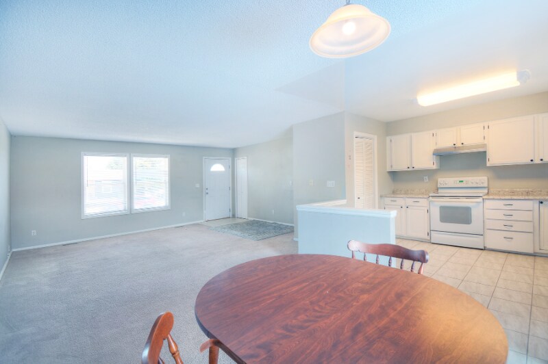 Building Photo - 6660 Parkridge Ct