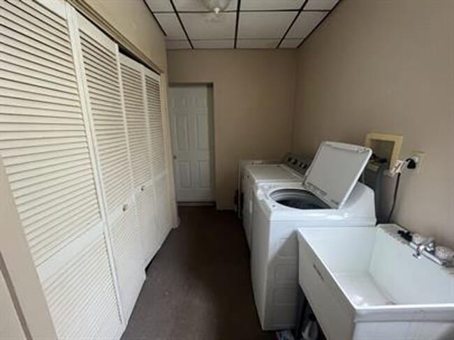 Building Photo - 207 Sycamore St