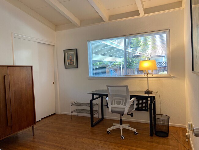 Building Photo - 251 El Carmelo Ave