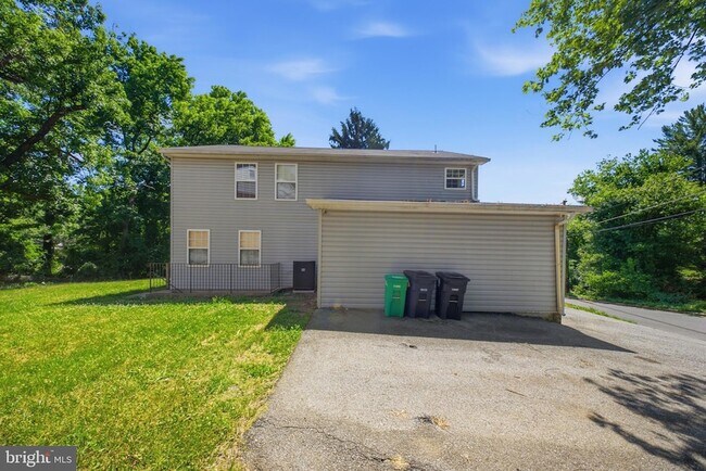 Building Photo - 7611 Temple Hill Rd