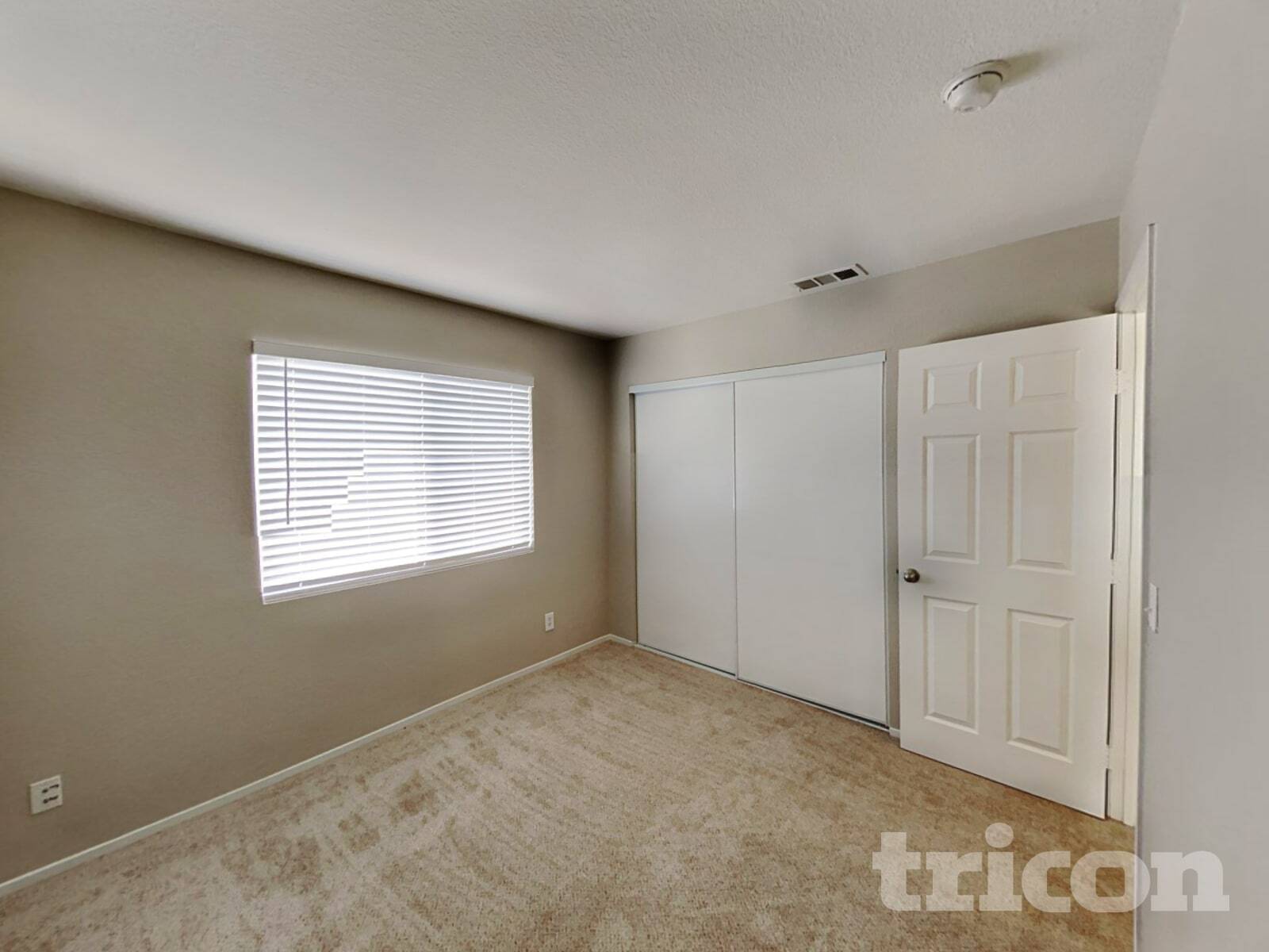 Building Photo - 5646 Roundrock Dr