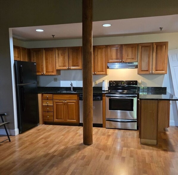 Building Photo - 335 Cypress, 4J