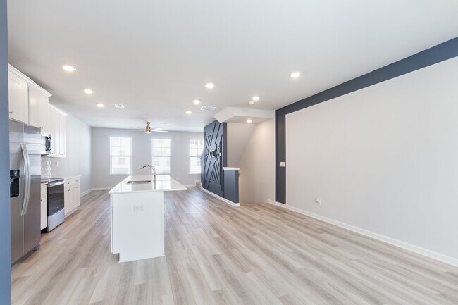 Building Photo - Newly Constructed 3bd/3.5ba w/ Gym, Min From Airport and Downtown Hapeville!