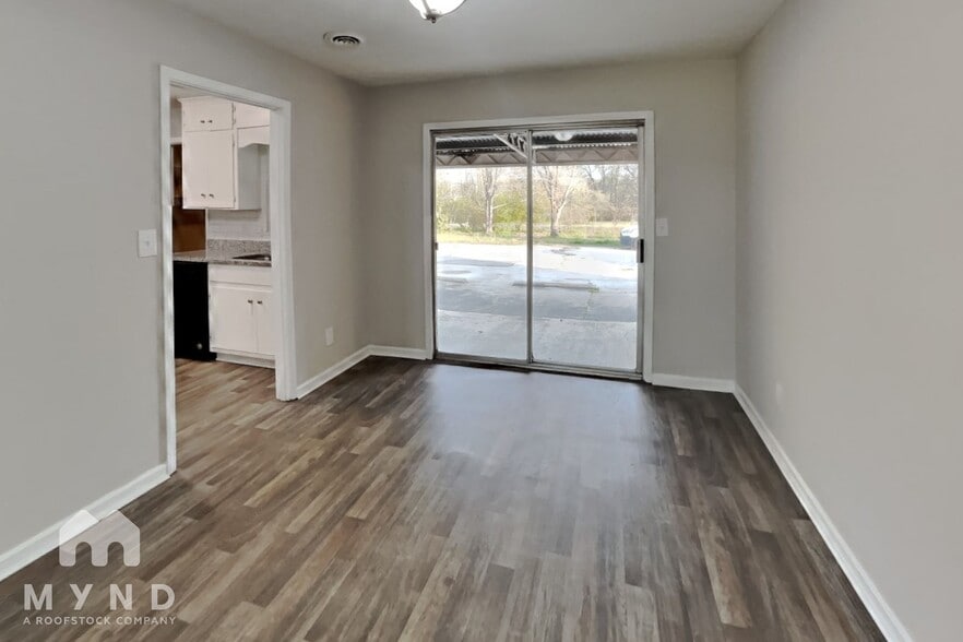 Building Photo - 225 Baker St