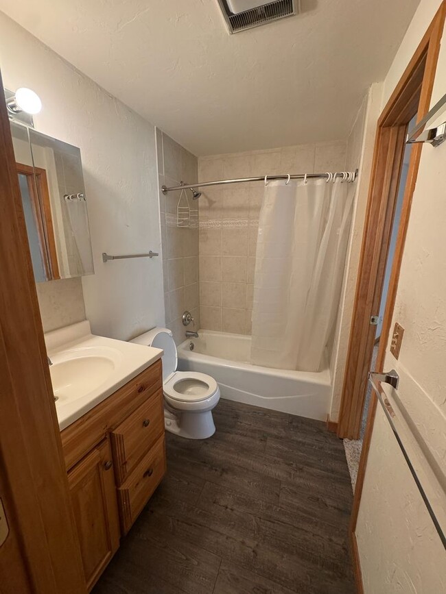 Building Photo - Classic Vail Retreat with 2 Kitchens, Loft Office, and 2-Car Garage