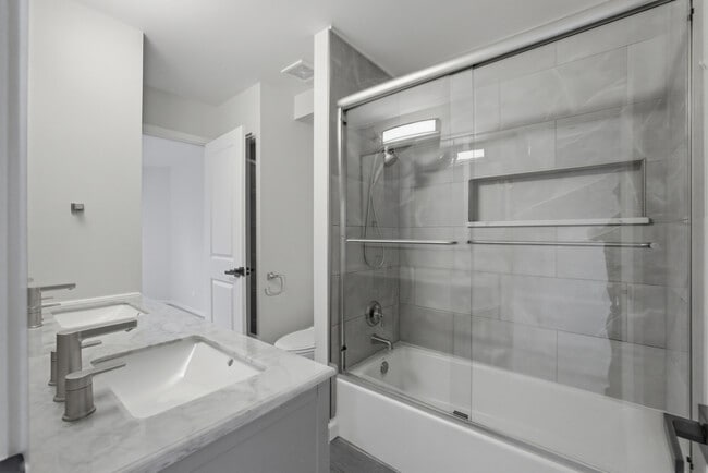 Building Photo - 1941 Quaker Hollow Ln