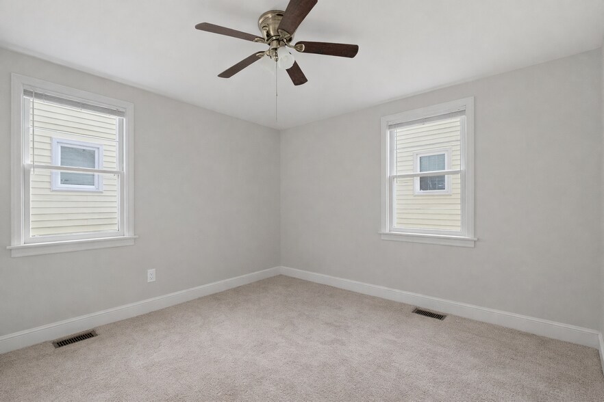 Bedroom 3 - 2409 Buford Ave