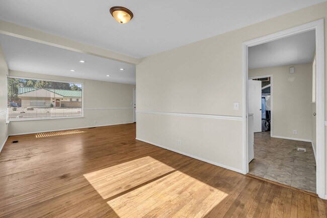 Building Photo - Cottonwood Heights