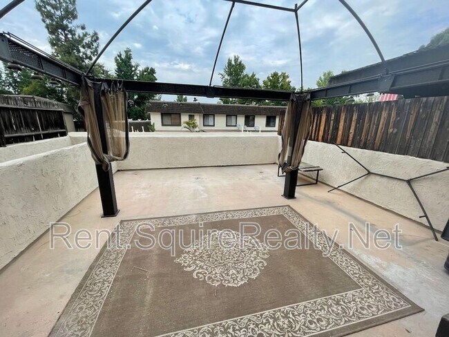 Building Photo - 765 Knollwood Ln