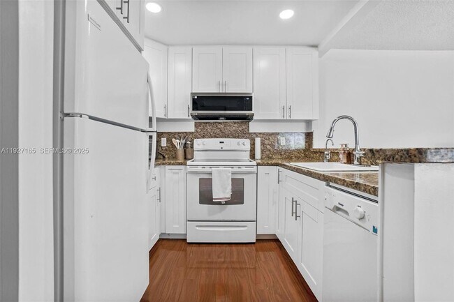 Building Photo - 3545 NE 167th St