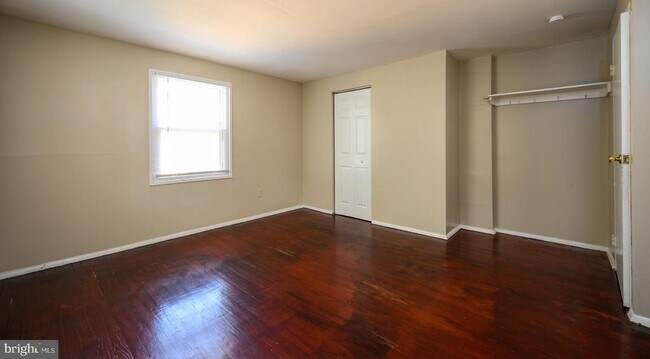 Building Photo - 7737 Greymont St