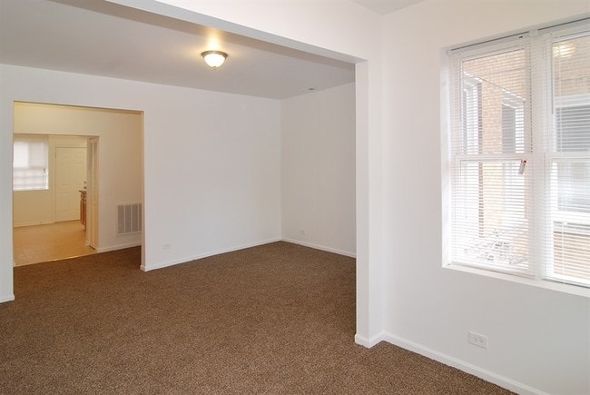 Building Photo - 1357 N Homan Ave