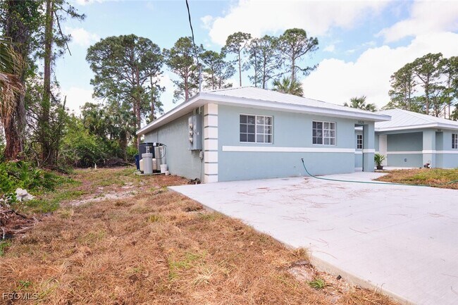 Building Photo - 3825 Hollycrest St