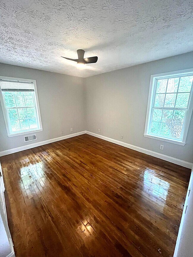 Building Photo - 3932 Fraser Cir