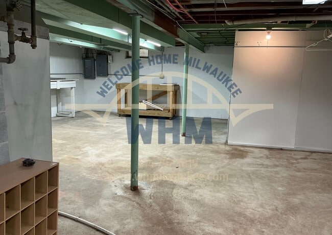 Building Photo - 7313 Harwood Ave