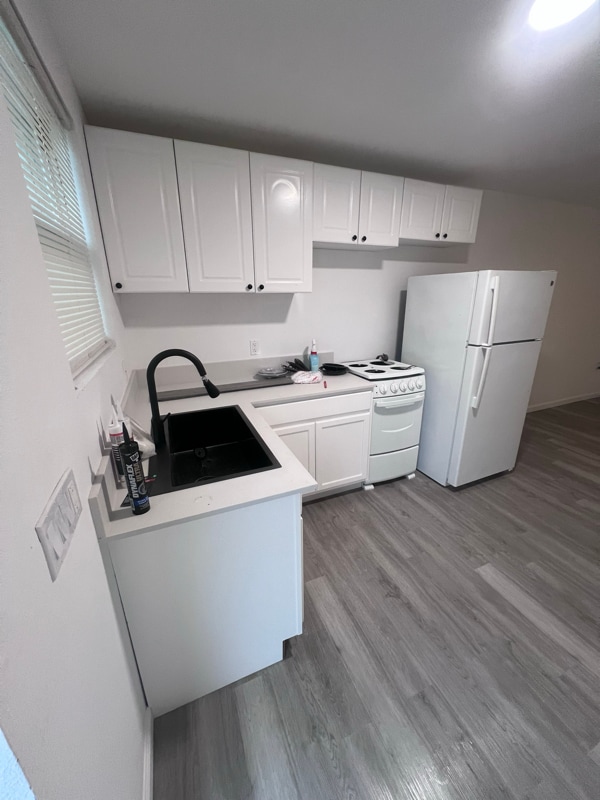 Building Photo - 0004 Newton St