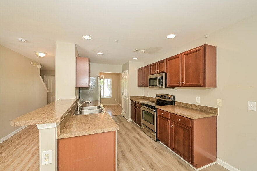 Building Photo - 2145 Erin Ln