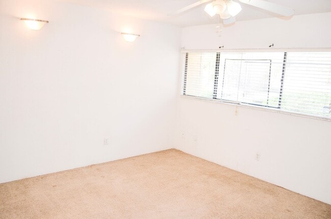 Building Photo - Convenient Location to Everything in Gainesville