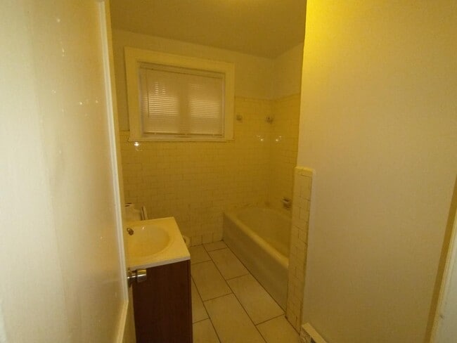 Building Photo - 5626 N 12th St