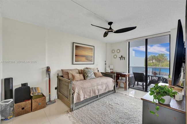 Building Photo - 20515 E Country Club Dr