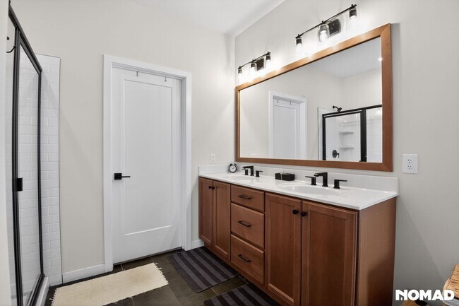 Building Photo - 139 S Lore's Landing Rd