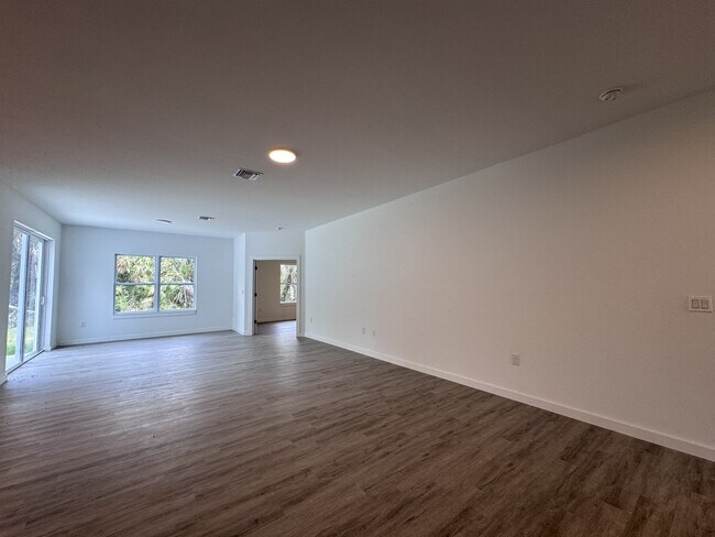 Building Photo - 1223 Koltenborn Rd