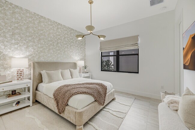 Building Photo - 8283 Royal County Down Rd