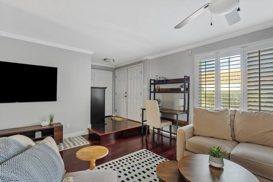 Building Photo - 8242 E Orange Blossom Ln