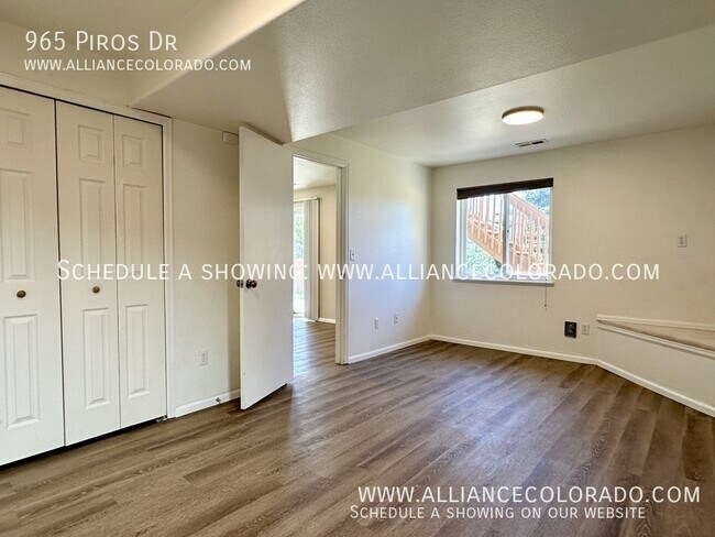 Building Photo - 965 Piros Dr