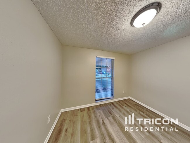 Building Photo - 16013 Woodpine Dr