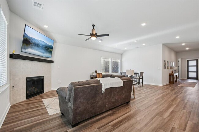 Building Photo - 292 Big Banyan Dr