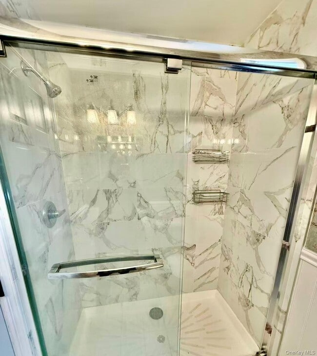 Building Photo - 33 Pilgrim Dr