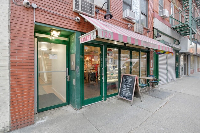 Building Photo - 126 Rivington St