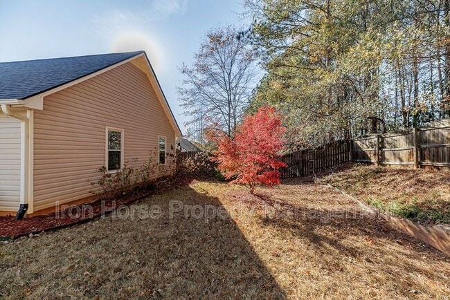 Building Photo - 160 Cedar Rock Trace