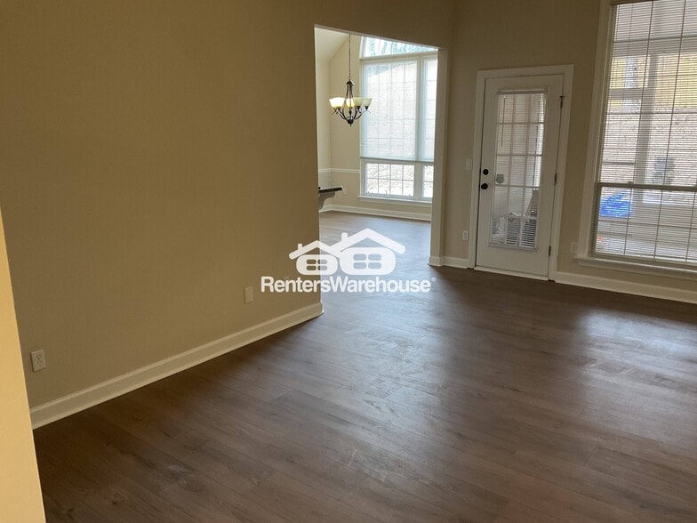 Building Photo - 215 Blue Spruce Cir