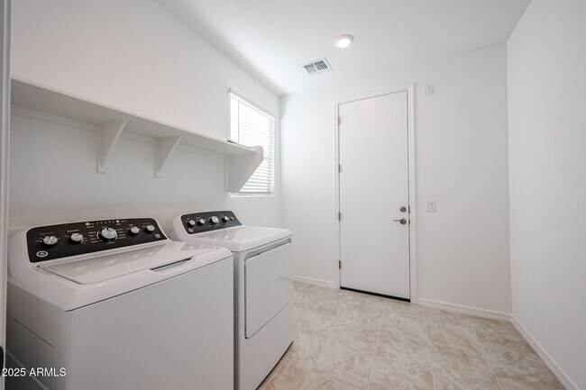 Building Photo - 25109 N 75th Ln