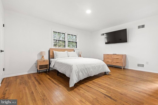 Building Photo - 282 Clermont Terrace