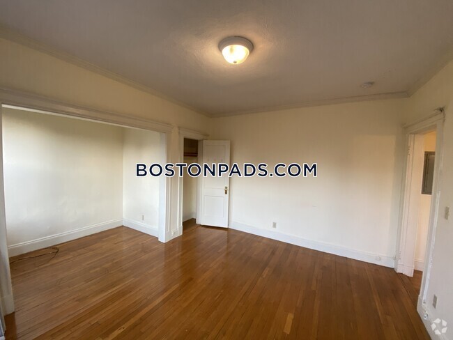 Building Photo - 111 Park Dr