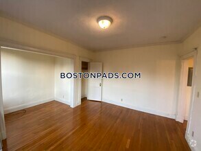 Building Photo - 111 Park Dr