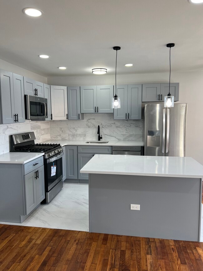 Building Photo - 924 Stuyvesant Ave