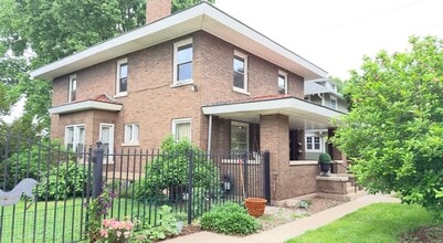 Building Photo - ALL UTILITIES INCLUDED...Trendy 1 Bedroom Apartment Downtown Lafayette