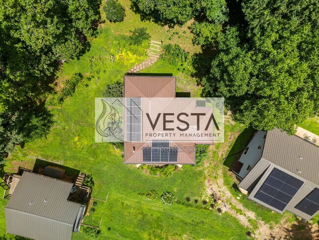 Building Photo - 10 Wellspring Ln