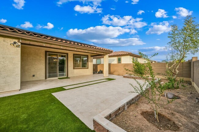 Building Photo - 9775 W Cashman Dr