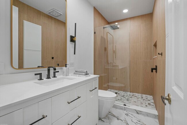 Building Photo - 3121 Yorkshire Ln