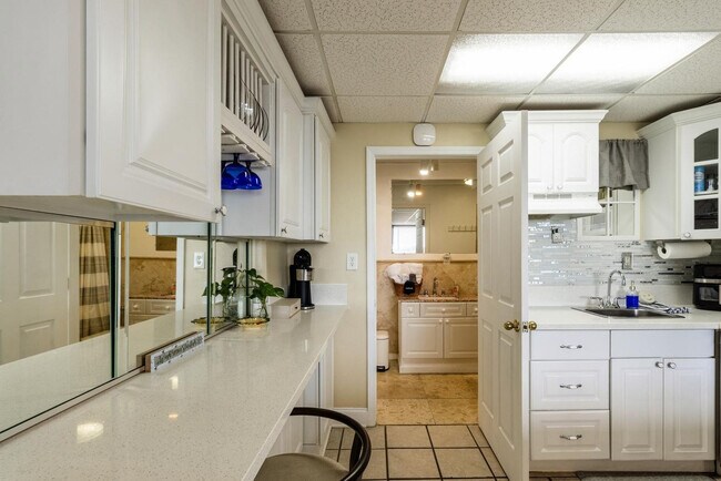 Building Photo - 14401 Front Beach Rd