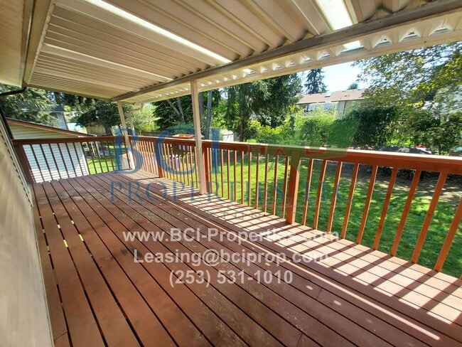 Building Photo - Beautiful 4 Bedroom/ 3 Bath Home close to Sunnyside Beach Park/ JBLM/ Fort Steilacoom!