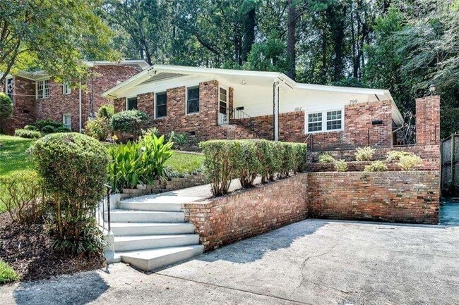 Building Photo - 799 Marstevan Dr NE