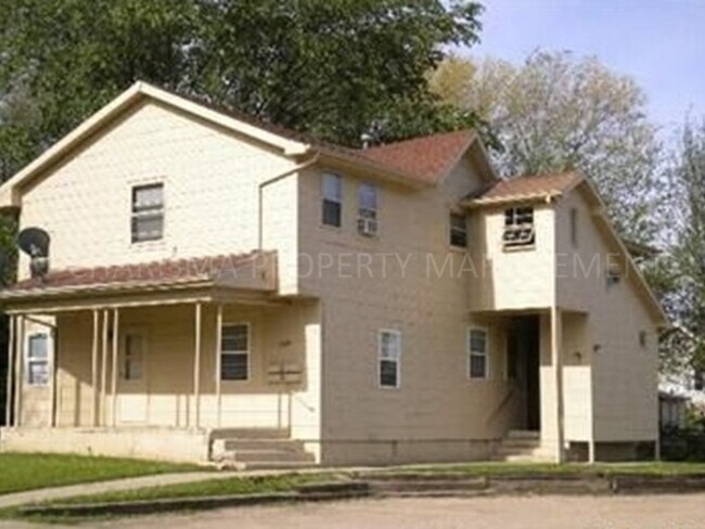 Building Photo - 209 S Lake Ave