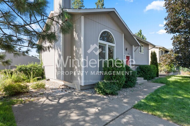 Building Photo - 4128 E 34th Ave