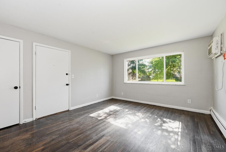 Building Photo - 6155 Ridge Ave